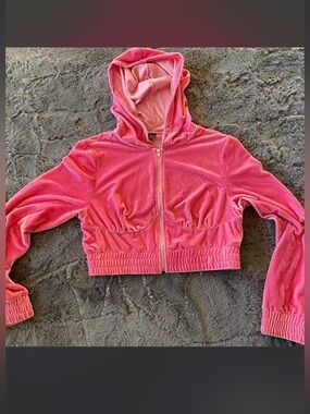 SHEIN Pink Velvet Cropped Zip Hoodie